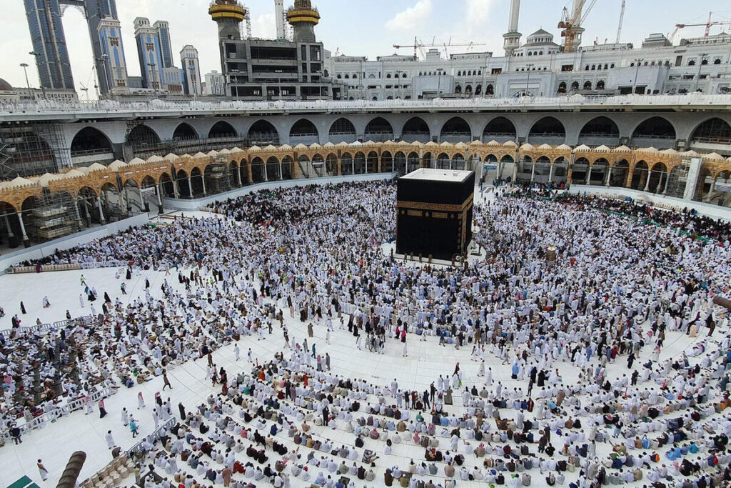 Unforgettable Moments: Why Invest in the Best Umrah Packages from UK for 2025