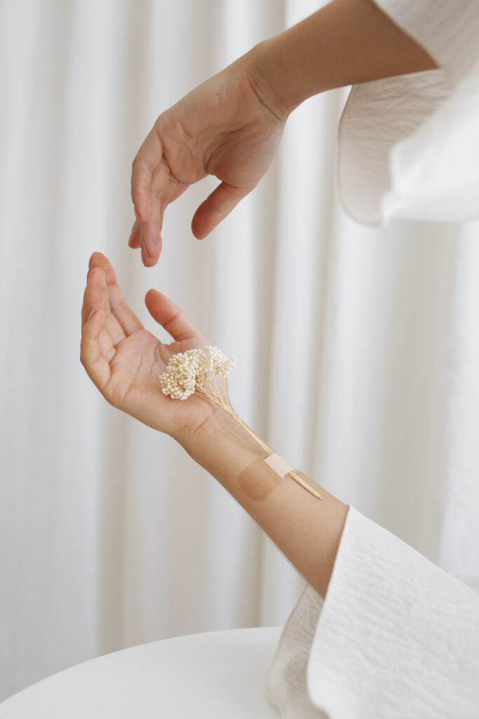 Why Choose Natural Wax for Sensitive Skin Care?